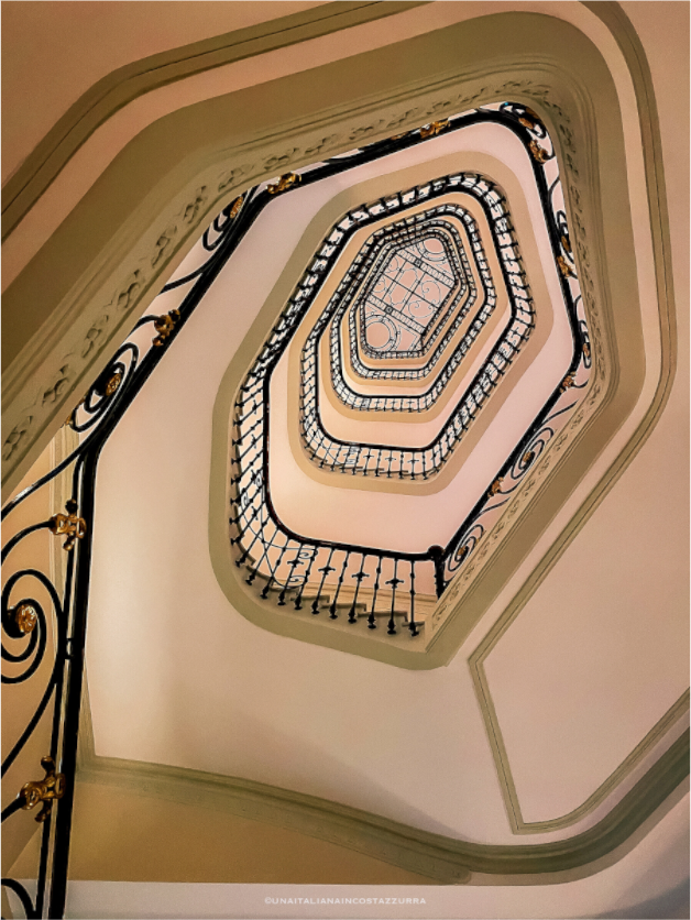 Main image L'escalier du Carlton