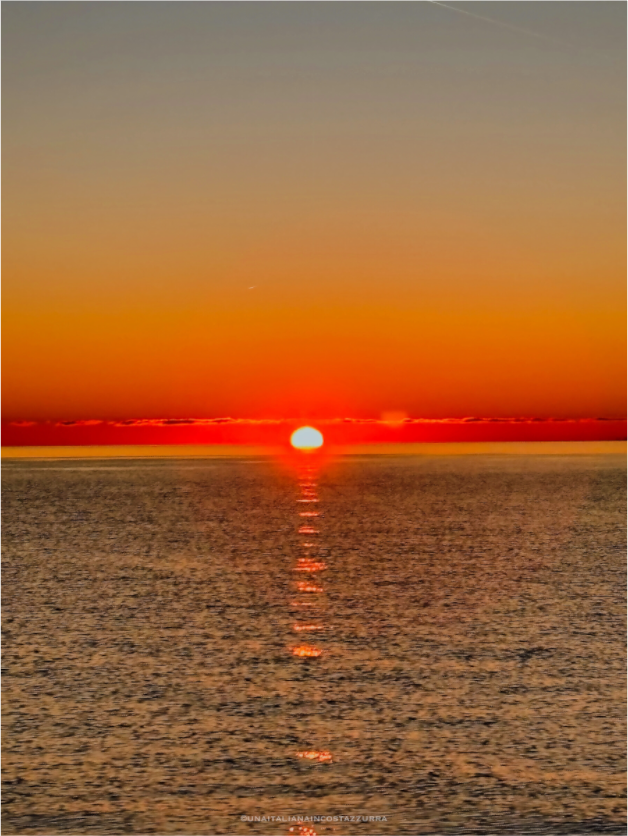 Main image Aube ardente sur Sainte Marguerite